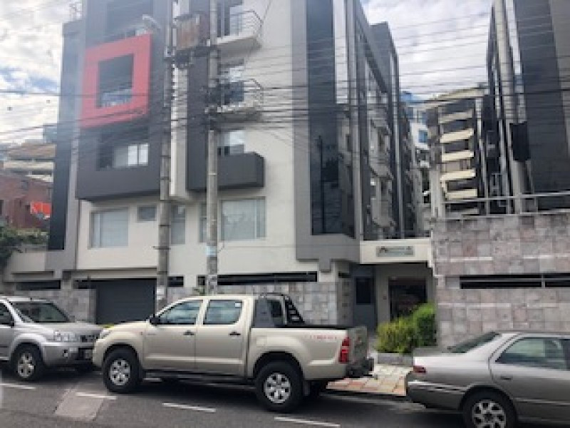 EN VENTA AMPLIO DEPARTAMENTO DE LUJO EN EL SECTOR QUITO TENIS - NORTE DE QUITO